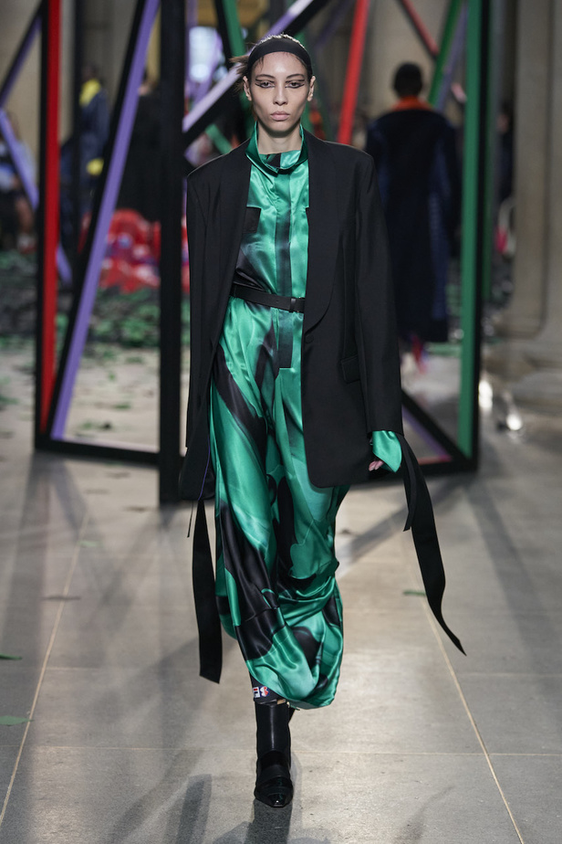 عرض أزياء روسكاندا لموسم خريف 2022