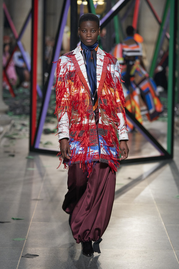 عرض أزياء روسكاندا لموسم خريف 2022