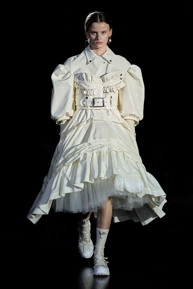 مجموعة أزياء Simone Rocha لخريف وشتاء 2022