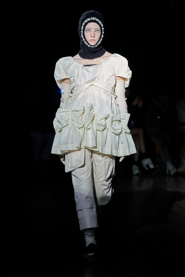 مجموعة أزياء Simone Rocha لخريف وشتاء 2022