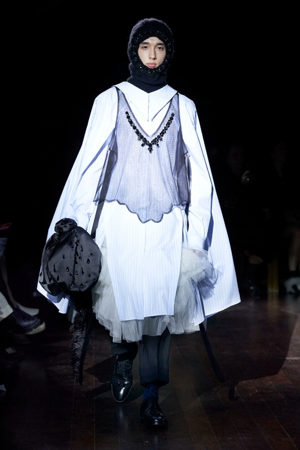 مجموعة أزياء Simone Rocha لخريف وشتاء 2022