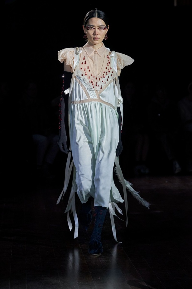 مجموعة أزياء Simone Rocha لخريف وشتاء 2022