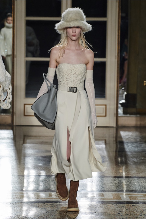 مجموعة Ermano Scervino لموسم خريف وشتاء 2022-2023