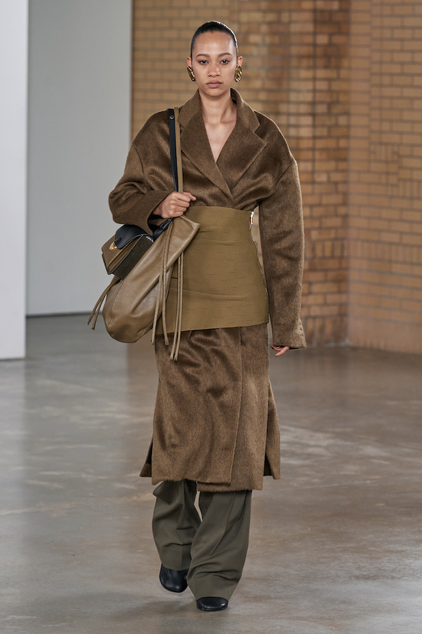 من مجموعة Proenza Schouler لموسم خريف 2022