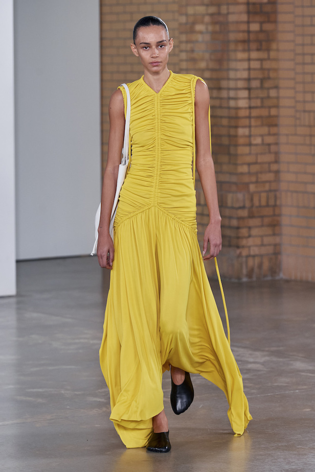 من مجموعة Proenza Schouler لموسم خريف 2022