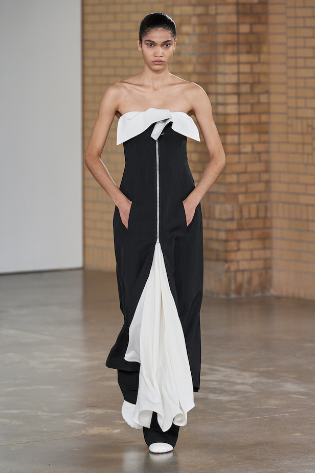 من مجموعة Proenza Schouler لموسم خريف 2022