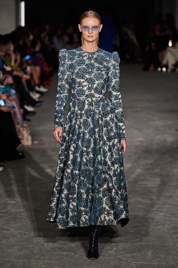 عرض أزياء Christian Siriano لخريف وشتاء 2022