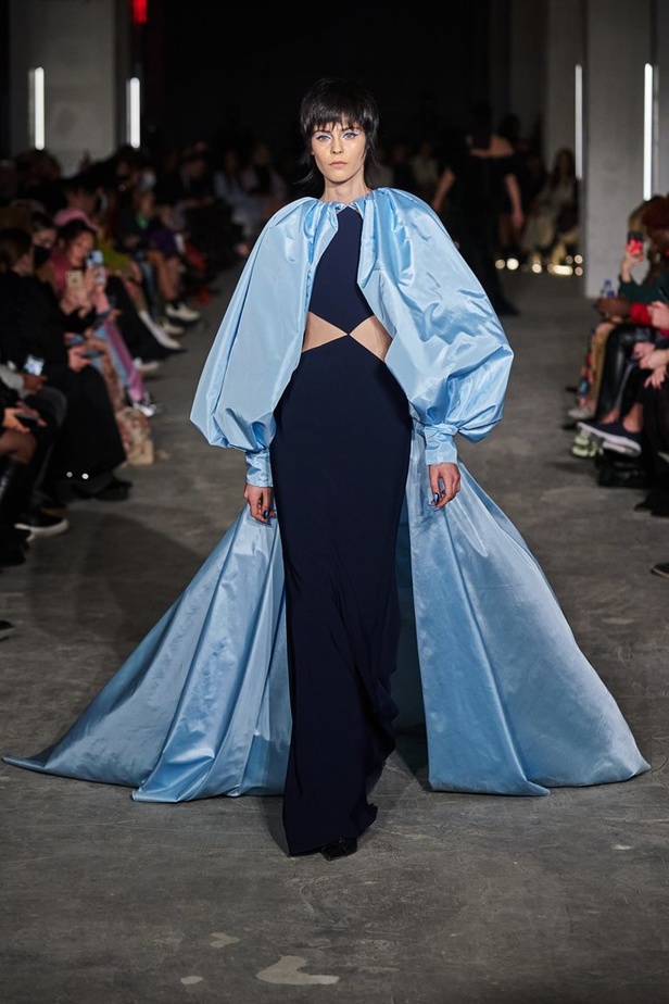 عرض أزياء Christian Siriano لخريف وشتاء 2022