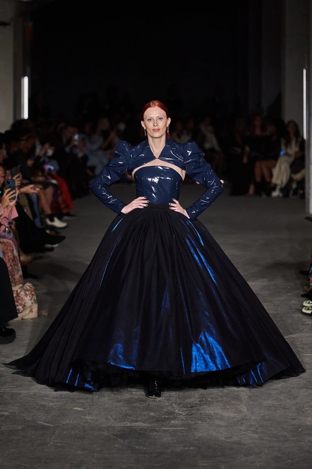 عرض أزياء Christian Siriano لخريف وشتاء 2022