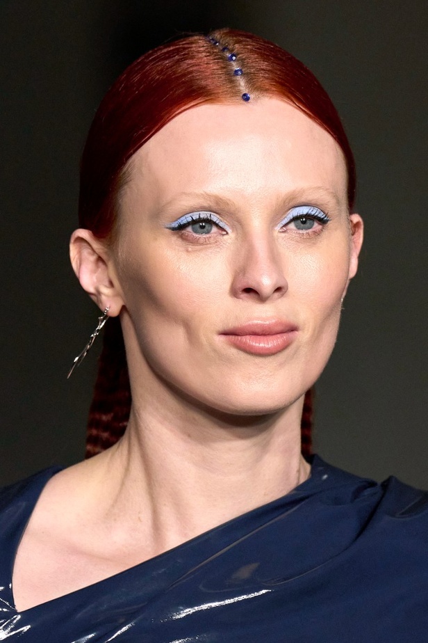 مكياج وتسريحات شعر عرض أزياء Christian Siriano لخريف وشتاء 2022