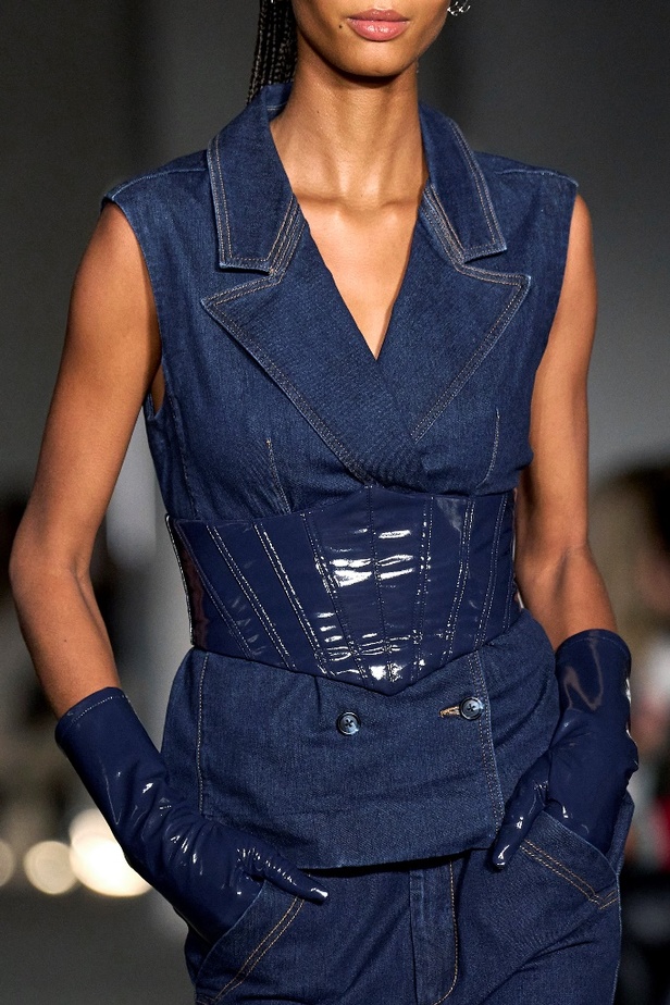 عرض أزياء Christian Siriano لخريف وشتاء 2022