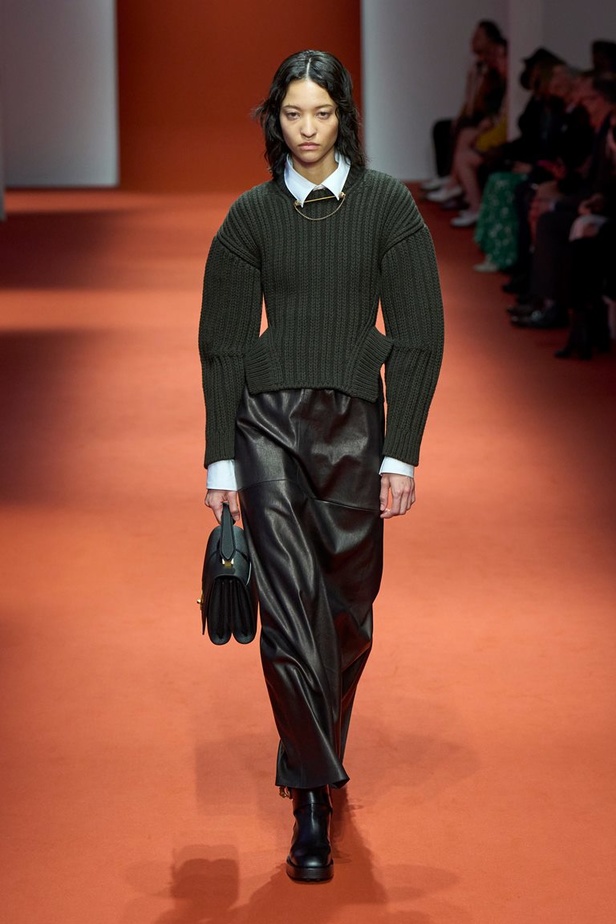 مجموعة Tod’s لخريف وشتاء 2022 إعادة تخيل لأيقونات الجمال الإيطالي
