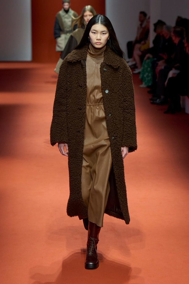 مجموعة Tod’s لخريف وشتاء 2022 إعادة تخيل لأيقونات الجمال الإيطالي