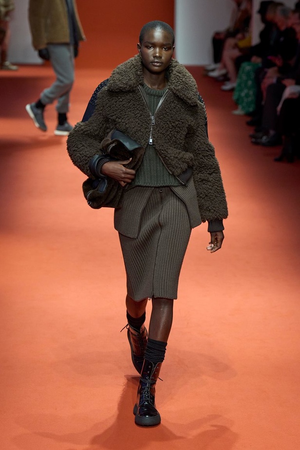 مجموعة Tod’s لخريف وشتاء 2022 إعادة تخيل لأيقونات الجمال الإيطالي