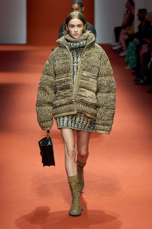 مجموعة Tod’s لخريف وشتاء 2022 إعادة تخيل لأيقونات الجمال الإيطالي