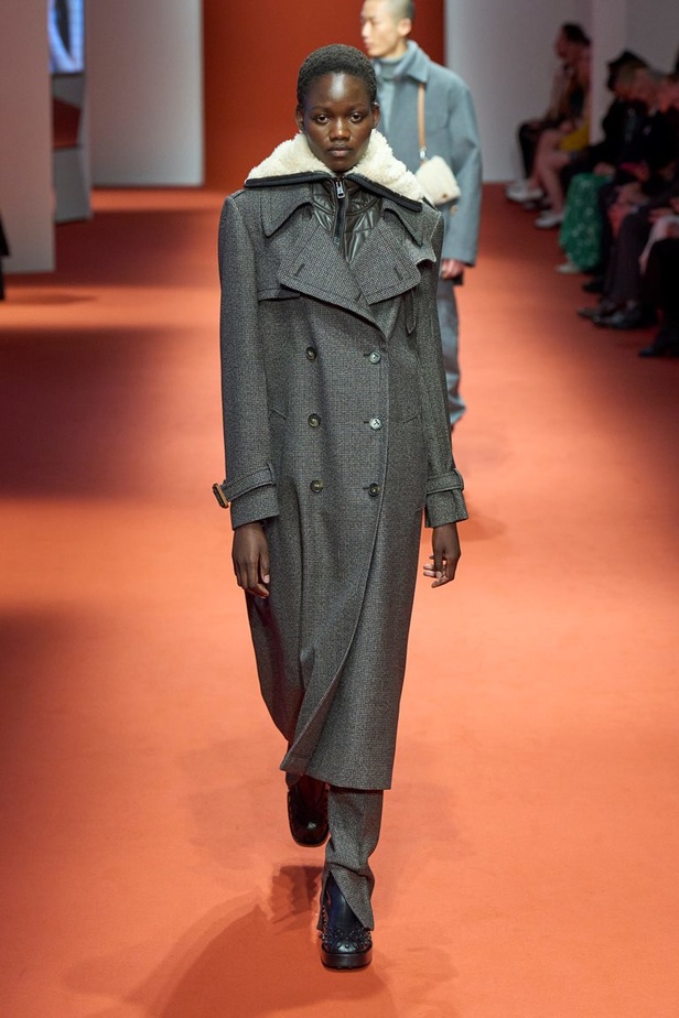 مجموعة Tod’s لخريف وشتاء 2022 إعادة تخيل لأيقونات الجمال الإيطالي