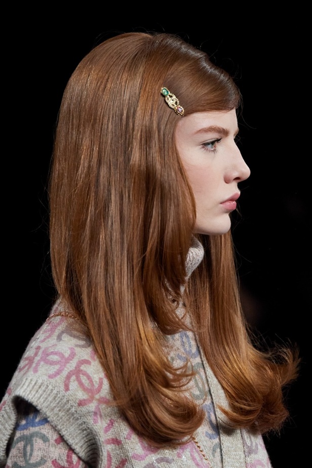 اطلالات جمالية من مجموعة CHANEL لخريف وشتاء 2022-2023