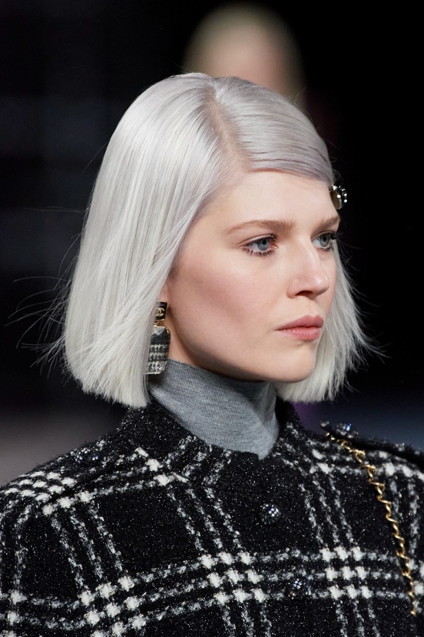 اطلالات جمالية من مجموعة CHANEL لخريف وشتاء 2022-2023