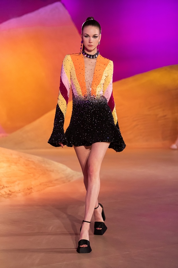 مجموعة جورج حبيقة لخريف وشتاء 2022-2023 نسيم الكوكب الأحمر