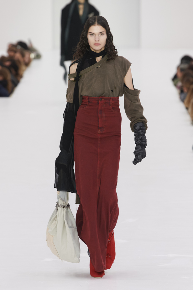 عرض أزياء مجموعة Acne Studios لموسم خريف وشتاء 2022 في باريس