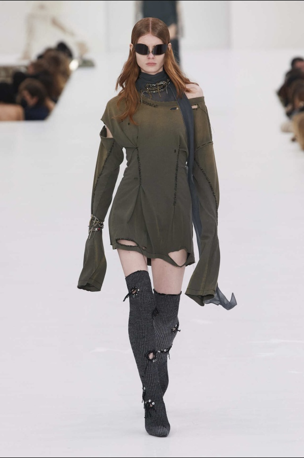 عرض أزياء مجموعة Acne Studios لموسم خريف وشتاء 2022 في باريس