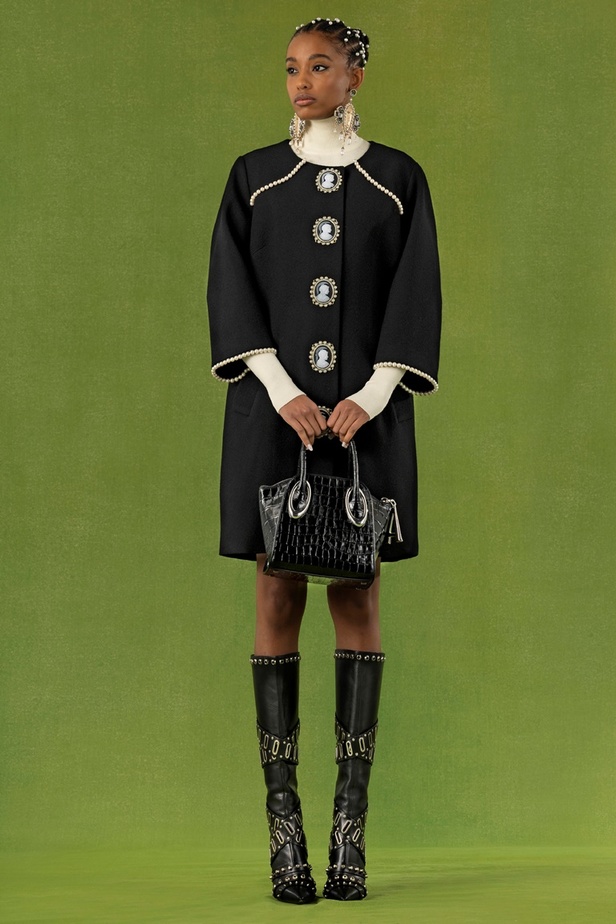 مجموعة Andrew Gn لخريف وشتاء 2022 تصاميم فخمة تعكس رحلته من سنغافورة إلى باريس