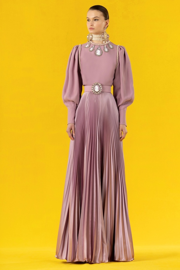 مجموعة Andrew Gn لخريف وشتاء 2022 تصاميم فخمة تعكس رحلته من سنغافورة إلى باريس