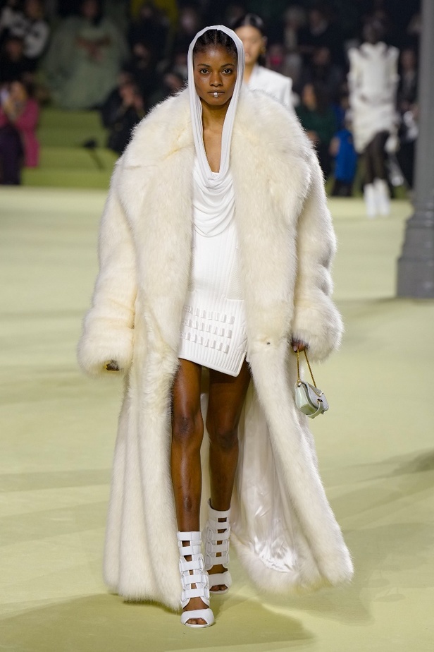 مجموعة Balmain لخريف 2022 تجسيد الحماية من خلال الموضة