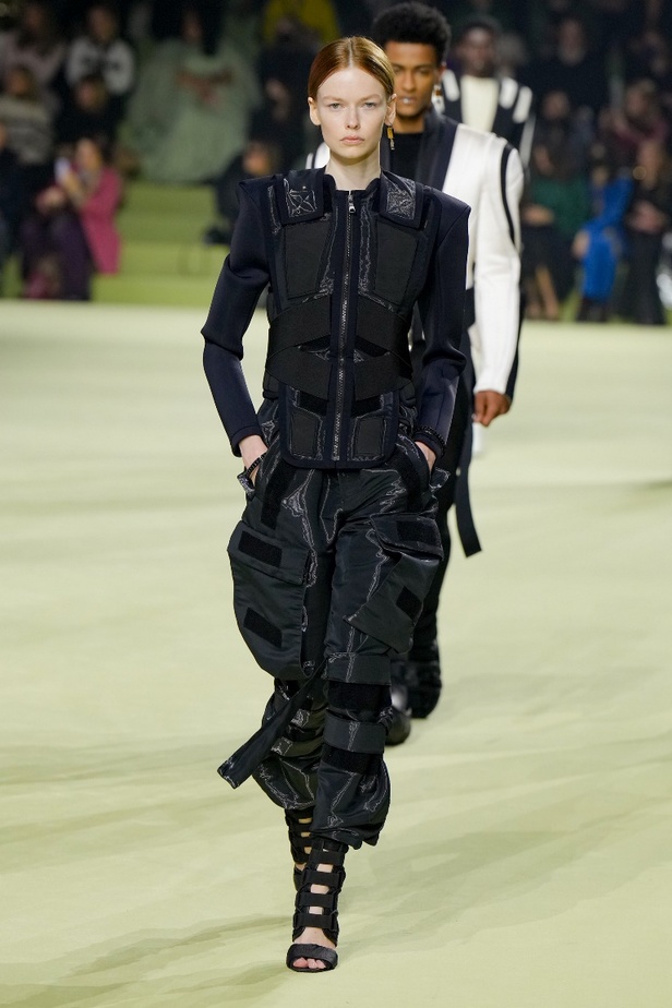 مجموعة Balmain لخريف 2022 تجسيد الحماية من خلال الموضة