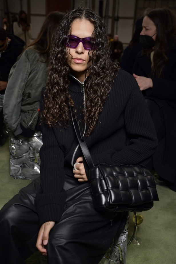 قوة المرأة العملية في مجموعة "بوتيغا فينيتا" لخريف وشتاء 2022