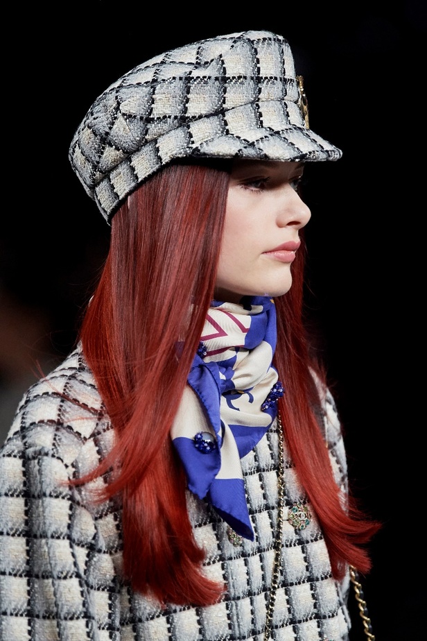 مجموعة CHANEL لخريف وشتاء 2022-2023 حضور بارز للتويد بتصاميم متجددة 