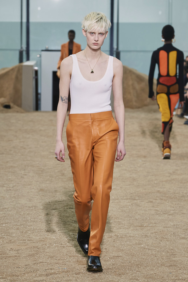 من عرض أزياء Chloe لموسم خريف وشتاء 2022-2023 