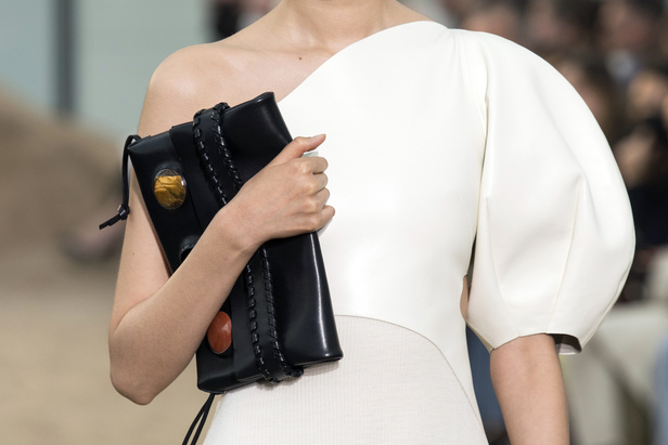 عرض أزياء Chloe لموسم خريف وشتاء 2022-2023 