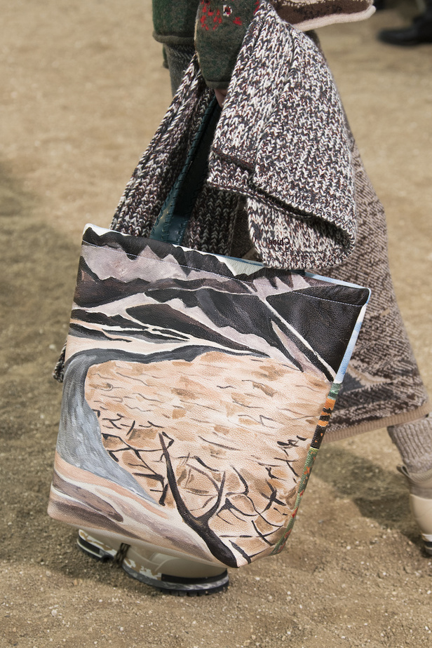 عرض أزياء Chloe لموسم خريف وشتاء 2022-2023 