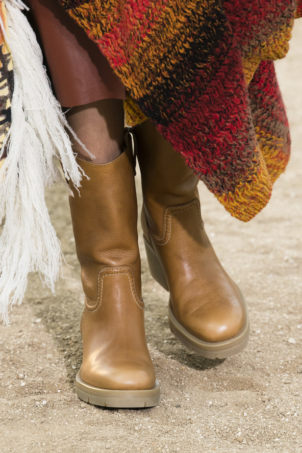 عرض أزياء Chloe لموسم خريف وشتاء 2022-2023 