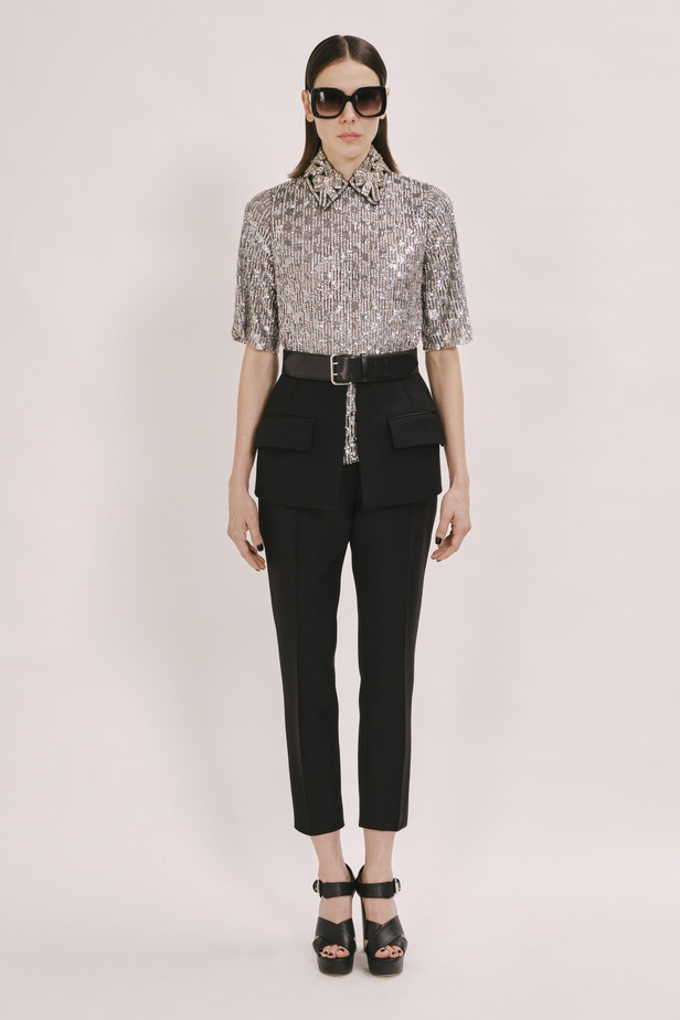 عرض أزياء مجموعة  Dice Kayek لموسم خريف وشتاء 2022 في باريس