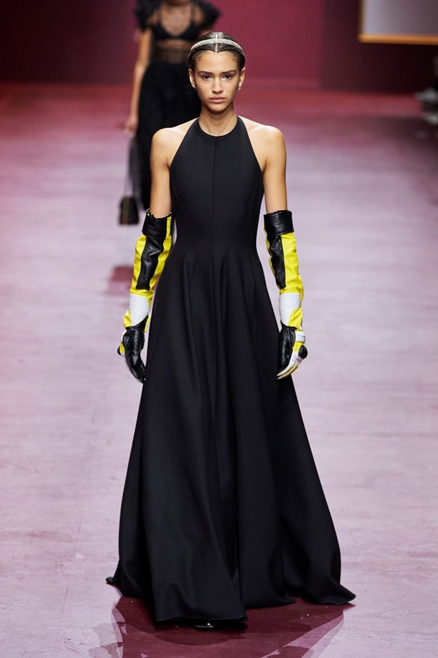 مجموعة Dior تجمع بين التقنيات العالية والتصاميم المميّزة بنظرة أنثوية