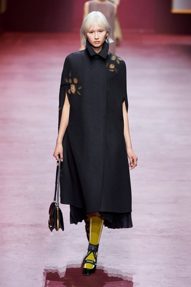 مجموعة Dior تجمع بين التقنيات العالية والتصاميم المميّزة بنظرة أنثوية