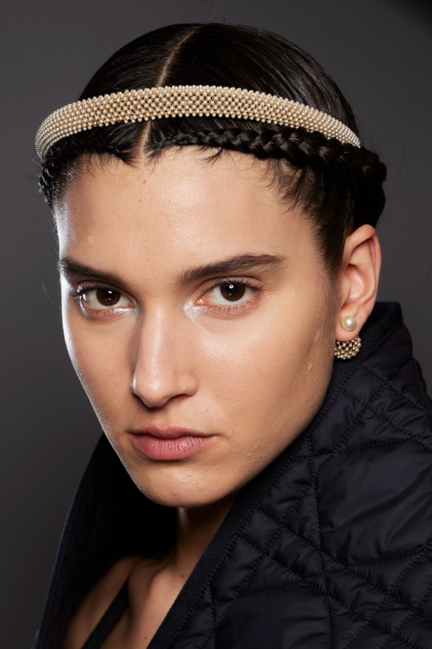 اطلالات جمالية من مجموعة Dior لخريف وشتاء 2022 