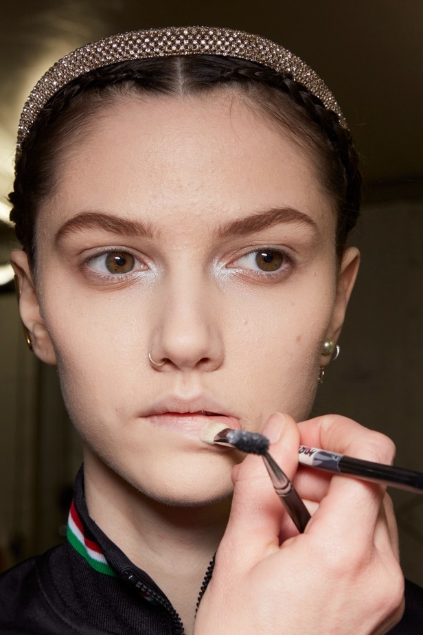 اطلالات جمالية من مجموعة Dior لخريف وشتاء 2022 