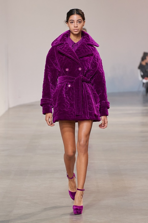 مجموعة إيلي صعب لخريف وشتاء 2022-2023