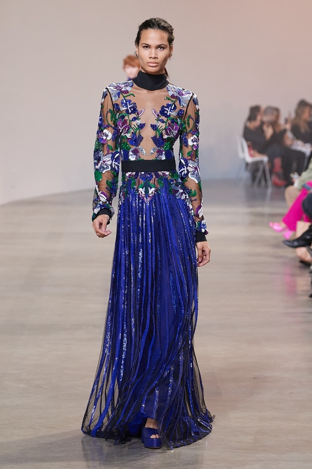 مجموعة إيلي صعب لخريف وشتاء 2022-2023