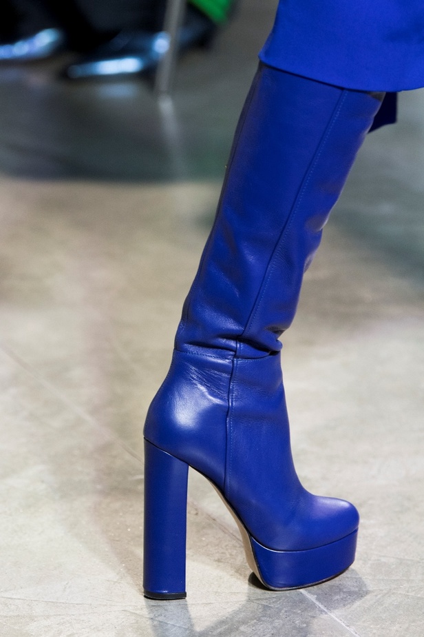 مجموعة إيلي صعب لخريف وشتاء 2022-2023