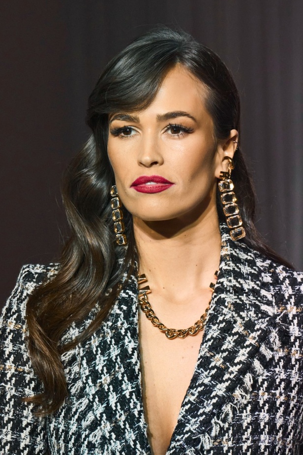 اطلالات جمالية من عرض Elisabetta Franchi للأزياء الجاهزة لخريف 2022