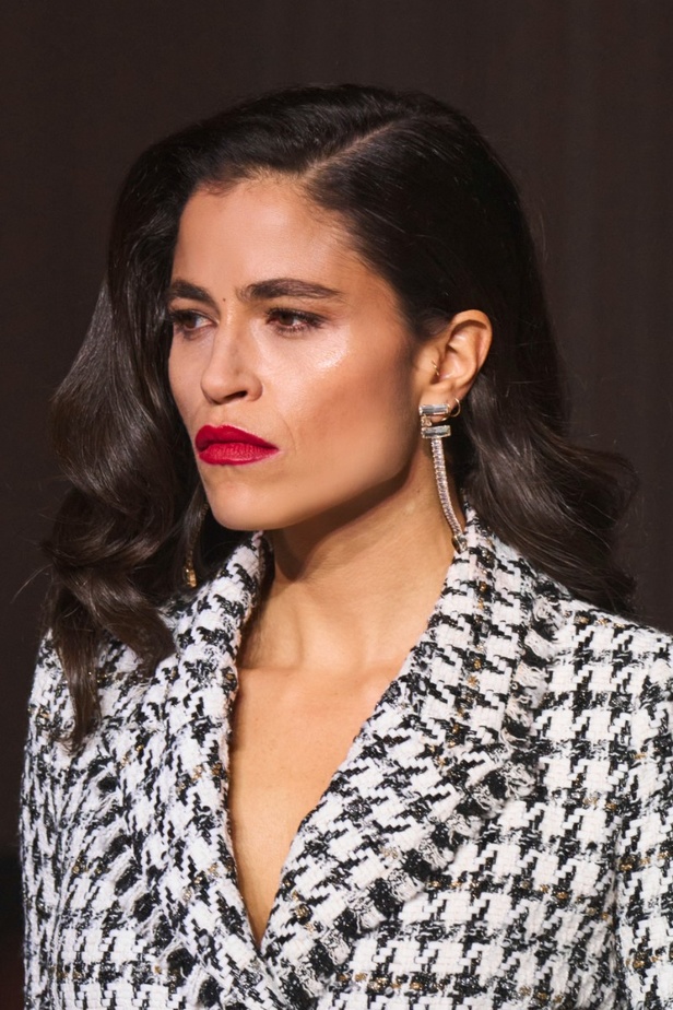 اطلالات جمالية من عرض Elisabetta Franchi للأزياء الجاهزة لخريف 2022