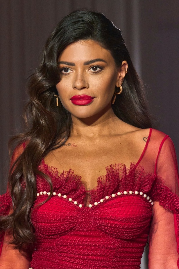 اطلالات جمالية من عرض Elisabetta Franchi للأزياء الجاهزة لخريف 2022