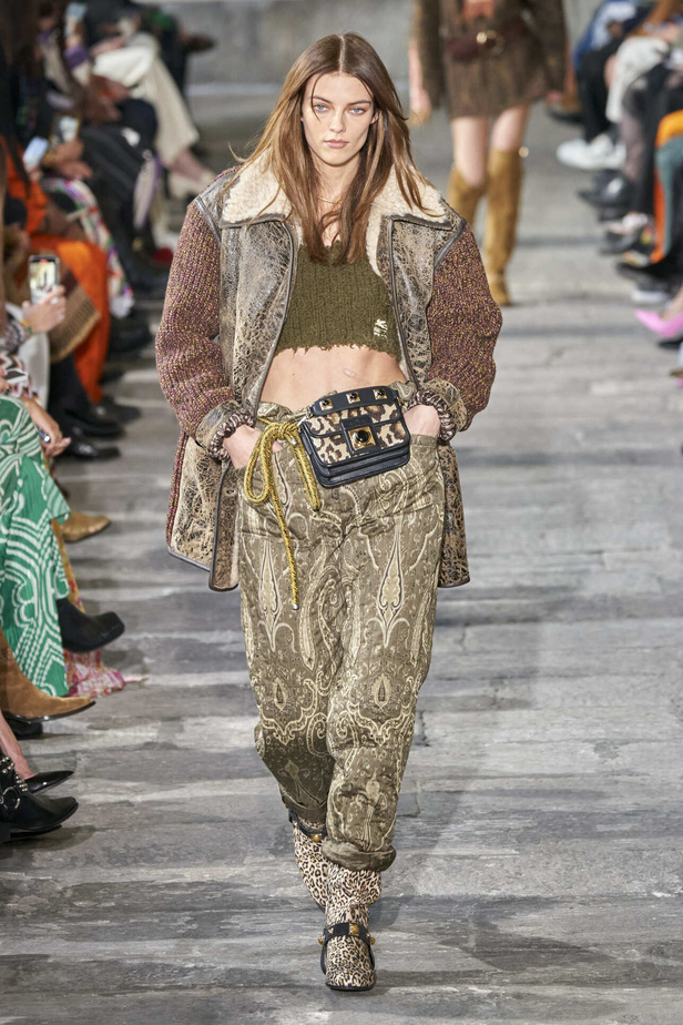 عرض أزياء مجموعة Etro لموسم خريف وشتاء 2022 في ميلانو