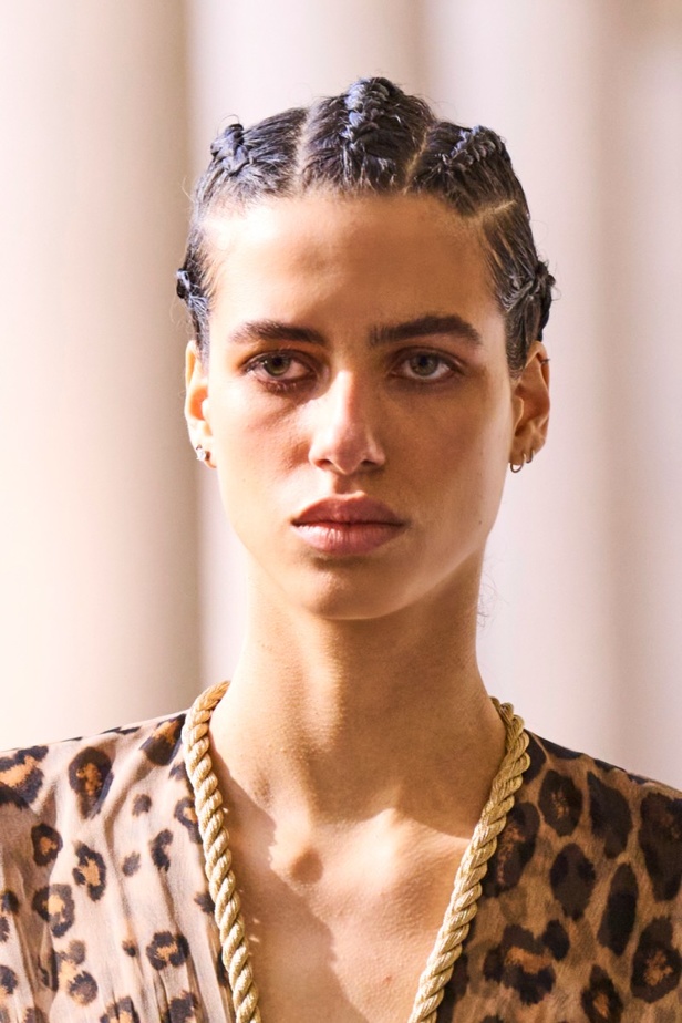 اطلالات جمالية من عرض أزياء Etro لموسم خريف 2022