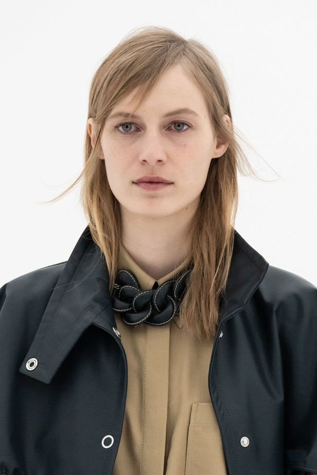  الأزياء العملية هي بطلة مجموعة أزياء Salvatore Ferragamo لخريف 2022