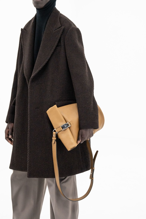  الأزياء العملية هي بطلة مجموعة أزياء Salvatore Ferragamo لخريف 2022